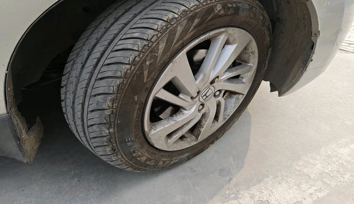 2016 Honda Jazz 1.5L I-DTEC V, Diesel, Manual, 1,94,015 km, tyre