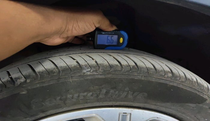 2018 Tata NEXON XE PETROL, Petrol, Manual, 56,534 km, tyre