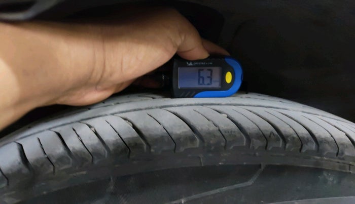 2018 Tata NEXON XE PETROL, Petrol, Manual, 56,534 km, tyre