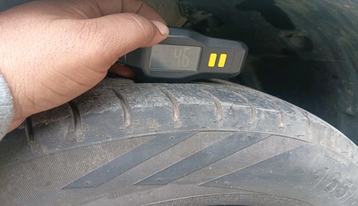 2012 Maruti Swift VXI, Petrol, Manual, 95,734 km, tyre