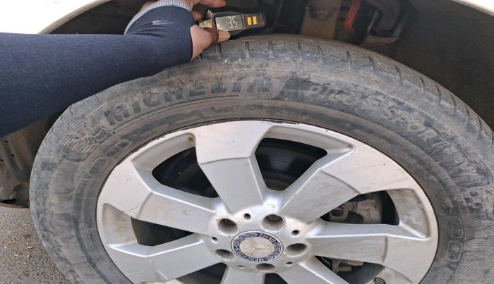 2014 Mercedes Benz Ml Class 250 CDI, Diesel, Automatic, 1,07,000 km, tyre