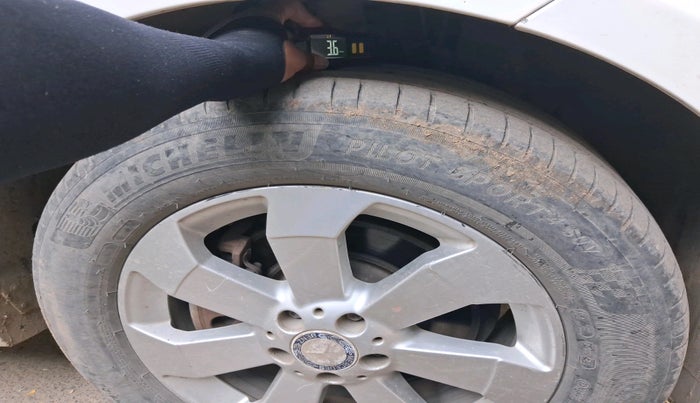 2014 Mercedes Benz Ml Class 250 CDI, Diesel, Automatic, 1,07,000 km, tyre