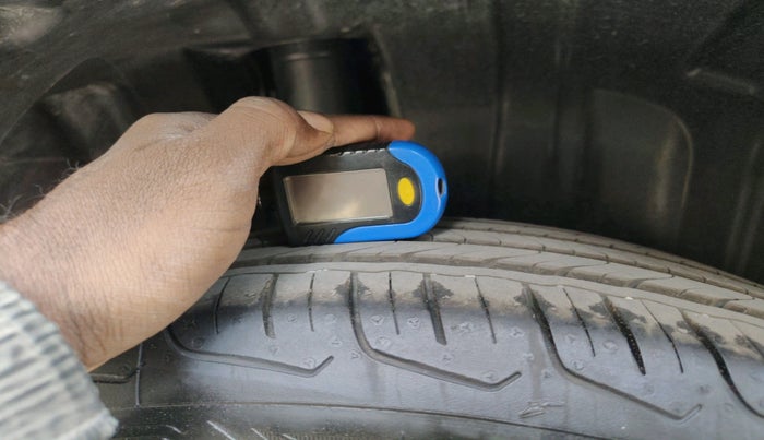 2024 Maruti FRONX DELTA PLUS 1.2MT, Petrol, Manual, 2,327 km, tyre