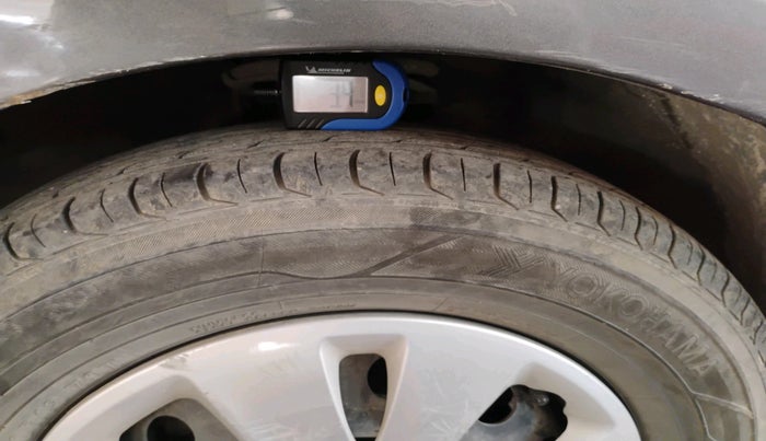 2011 Hyundai i10 SPORTZ 1.2 AT, Petrol, Automatic, 99,460 km, tyre