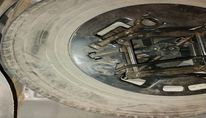 2011 Hyundai i10 SPORTZ 1.2 AT, Petrol, Automatic, 99,460 km, tyre