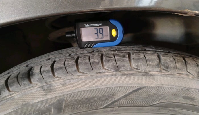 2011 Hyundai i10 SPORTZ 1.2 AT, Petrol, Automatic, 99,460 km, tyre