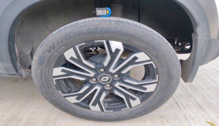 2024 Renault Kiger RXZ MT, Petrol, Manual, 24,959 km, tyre