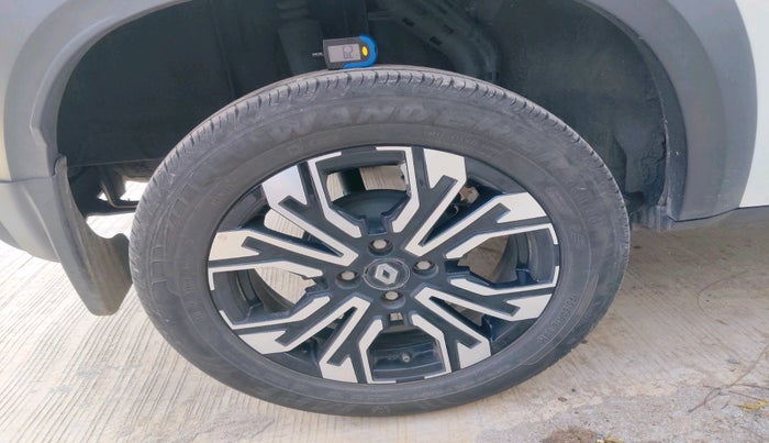 2024 Renault Kiger RXZ MT, Petrol, Manual, 24,959 km, tyre