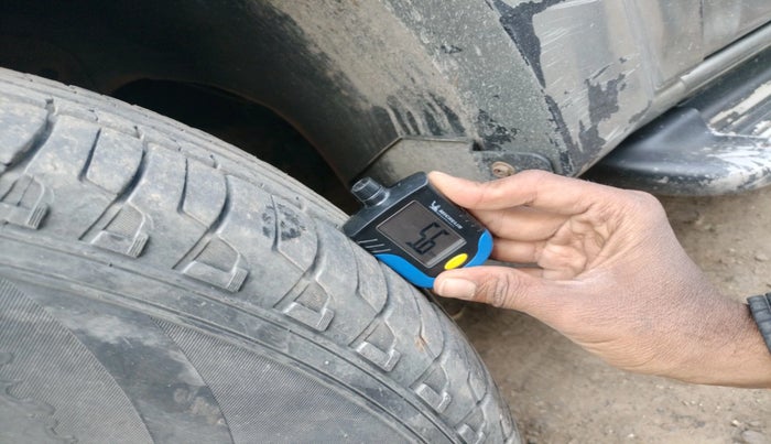 2015 Mahindra Scorpio S2, Diesel, Manual, 2,16,057 km, tyre