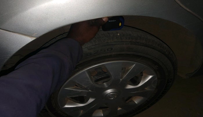 2013 Nissan Micra Active XV, Petrol, Manual, 94,084 km, tyre