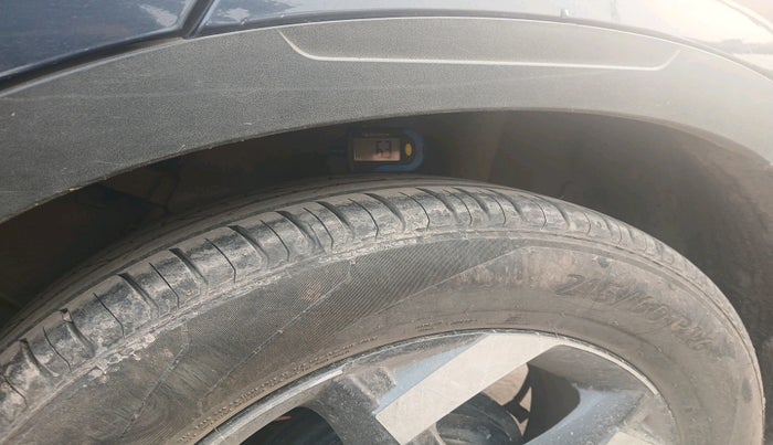 2020 Hyundai VENUE SX 1.0 TURBO, Petrol, Manual, 46,423 km, tyre