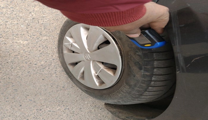 2017 Maruti Ertiga VDI SHVS, Diesel, Manual, 1,67,885 km, tyre