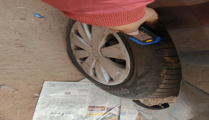 2017 Maruti Ertiga VDI SHVS, Diesel, Manual, 1,67,885 km, tyre