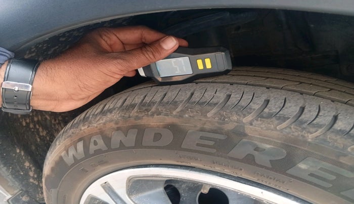 2020 Tata NEXON XM PETROL, Petrol, Manual, 54,241 km, tyre