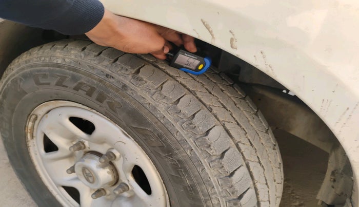 2016 Tata Safari Storme 2.2 EX 4X2, Diesel, Manual, 88,418 km, tyre