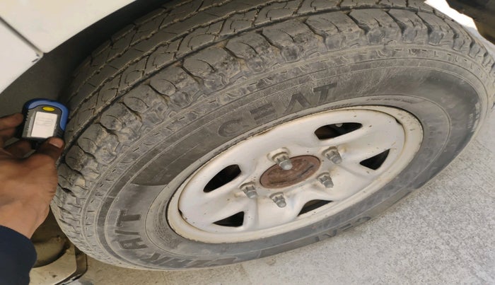 2016 Tata Safari Storme 2.2 EX 4X2, Diesel, Manual, 88,418 km, tyre