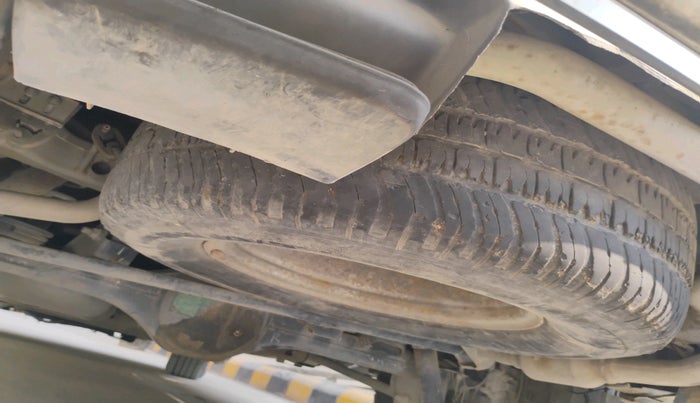 2016 Tata Safari Storme 2.2 EX 4X2, Diesel, Manual, 88,418 km, tyre