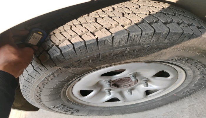 2016 Tata Safari Storme 2.2 EX 4X2, Diesel, Manual, 88,418 km, tyre