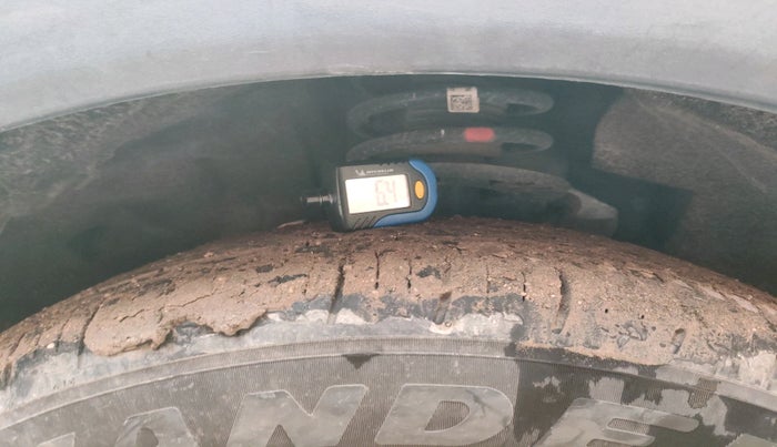 2022 Mahindra XUV700 AX 3 P MT 5 STR, Petrol, Manual, 16,370 km, tyre