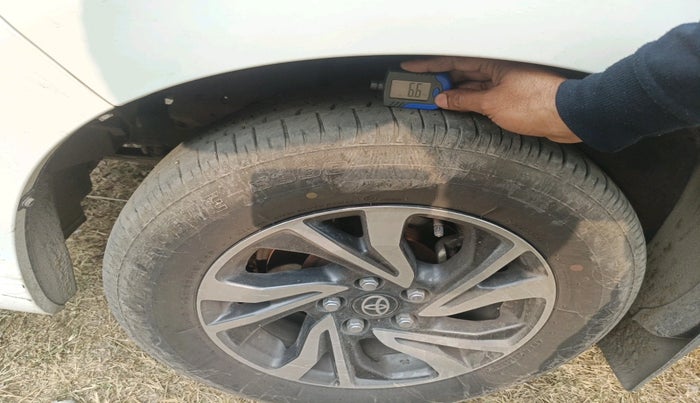 2022 Toyota Innova Crysta 2.4 G 7 STR, Diesel, Manual, 78,586 km, tyre