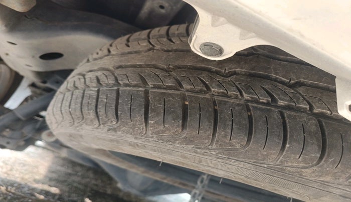 2022 Toyota Innova Crysta 2.4 G 7 STR, Diesel, Manual, 78,586 km, tyre