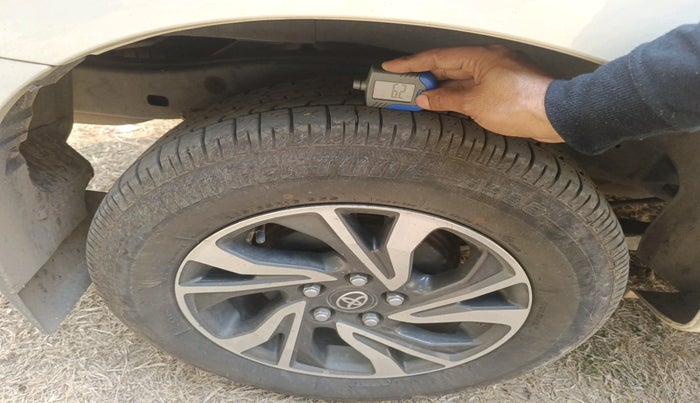 2022 Toyota Innova Crysta 2.4 G 7 STR, Diesel, Manual, 78,586 km, tyre