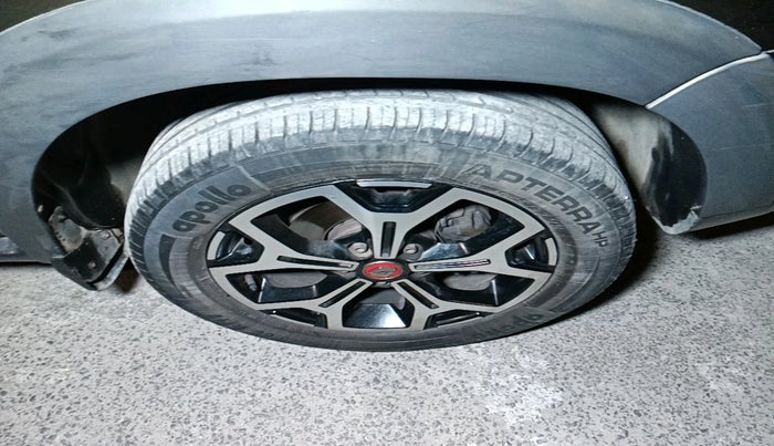 2020 Renault Duster RXZ 1.3 TURBO PETROL CVT, Petrol, Automatic, 30,180 km, tyre