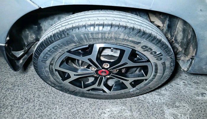 2020 Renault Duster RXZ 1.3 TURBO PETROL CVT, Petrol, Automatic, 30,180 km, tyre