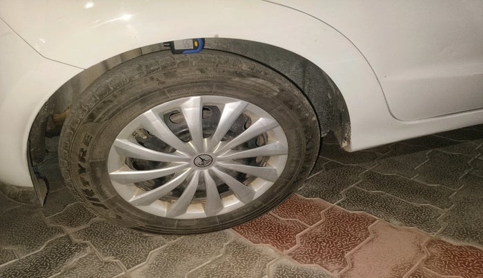 2017 Ford New Figo TREND 1.2 PETROL, Petrol, Manual, 1,05,351 km, tyre