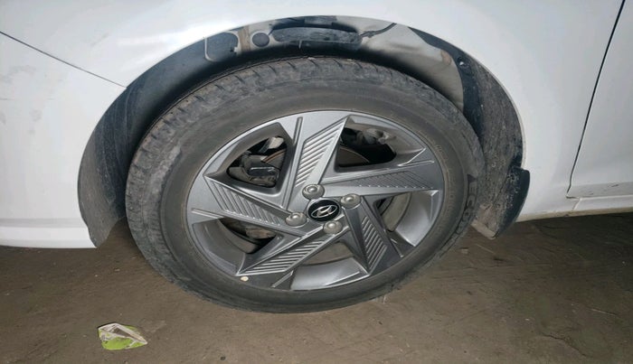 2021 Hyundai Verna SX 1.5 VTVT IVT, Petrol, Automatic, 26,670 km, tyre