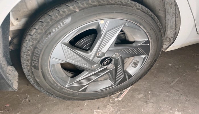 2021 Hyundai Verna SX 1.5 VTVT IVT, Petrol, Automatic, 26,670 km, tyre