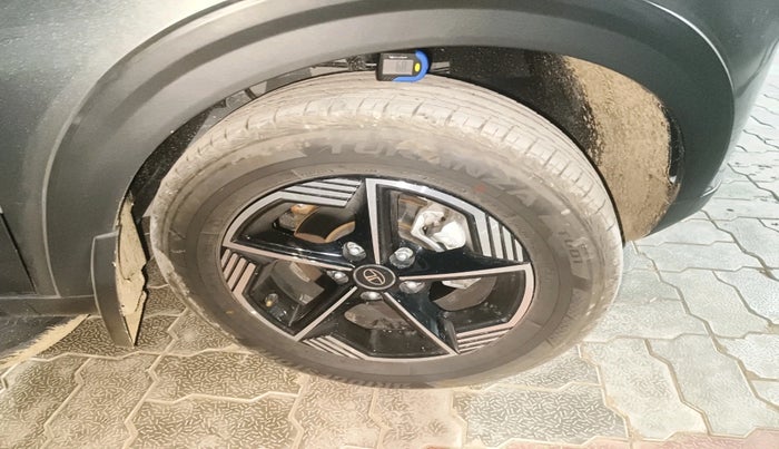 2025 Tata NEXON CREATIVE + SUNROOF 1.2 PETROL, Petrol, Manual, 5,001 km, tyre