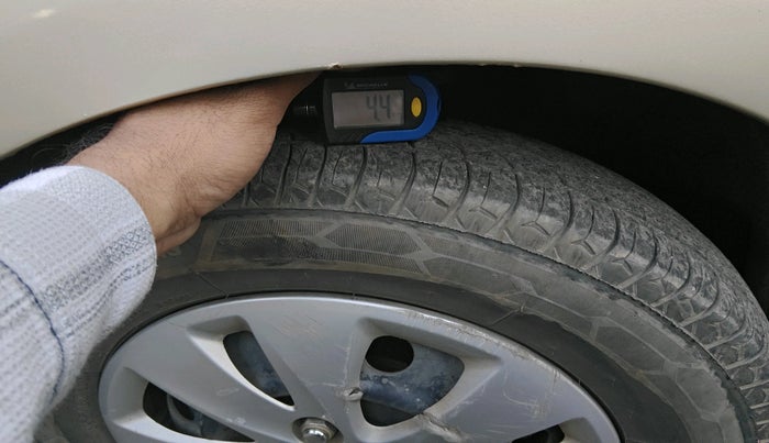 2013 Hyundai i10 SPORTZ 1.2, Petrol, Manual, 57,313 km, tyre