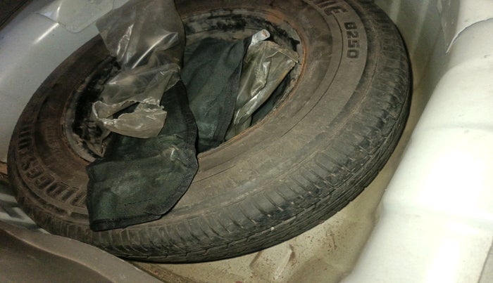 2014 Hyundai i10 SPORTZ 1.1, Petrol, Manual, 28,500 km, tyre