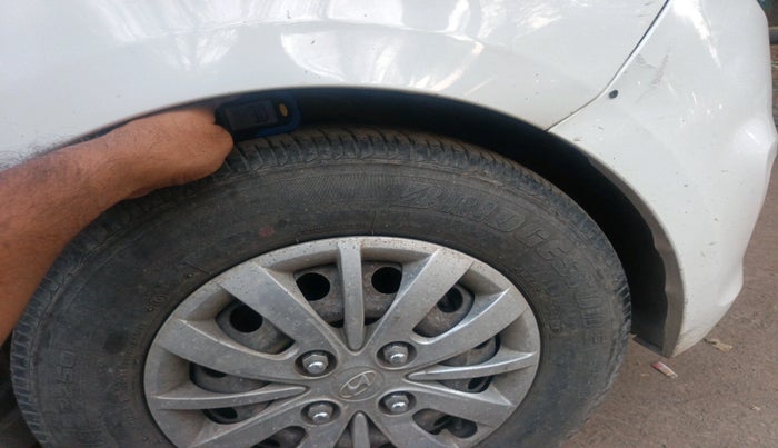 2014 Hyundai i10 SPORTZ 1.1, Petrol, Manual, 28,500 km, tyre