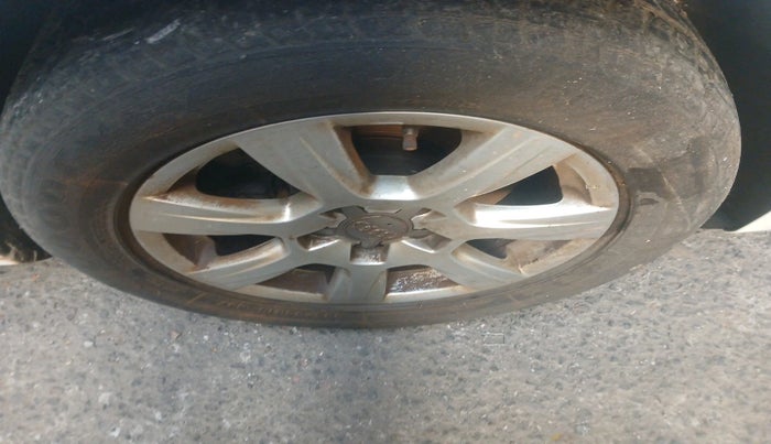 2011 Audi A4 1.8 TFSI, Petrol, Automatic, 53,000 km, tyre