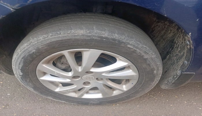 2013 Maruti Swift ZXI, Petrol, Manual, 84,064 km, tyre