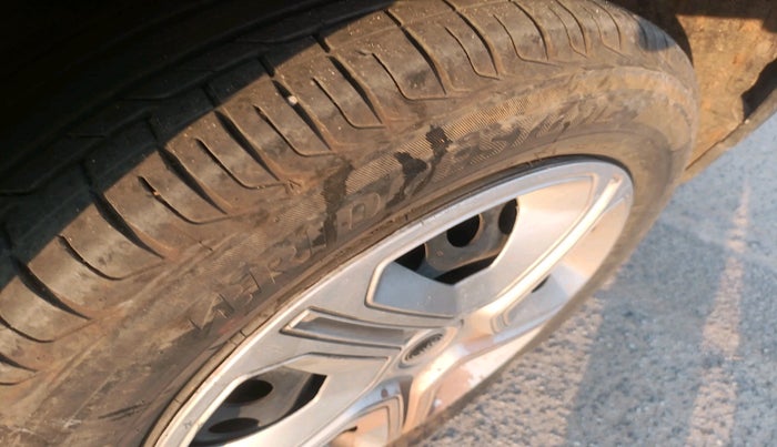 2023 Tata NEXON PURE SUNROOF 1.2 PETROL, Petrol, Manual, 18,950 km, tyre