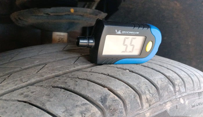 2024 Volkswagen TAIGUN HIGHLINE 1.0 TSI MT, Petrol, Manual, 12,768 km, tyre