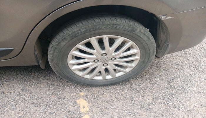 2017 Maruti Dzire ZXI AMT, Petrol, Automatic, 1,25,726 km, tyre