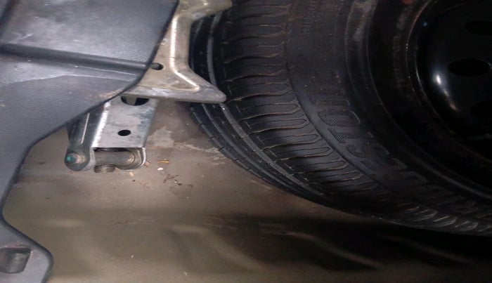 2017 Maruti Dzire ZXI AMT, Petrol, Automatic, 1,25,726 km, tyre