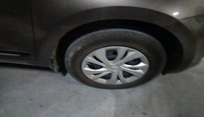 2021 Maruti Swift VXI, Petrol, Manual, 99,441 km, tyre