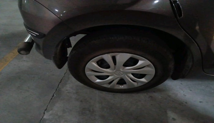 2021 Maruti Swift VXI, Petrol, Manual, 99,441 km, tyre