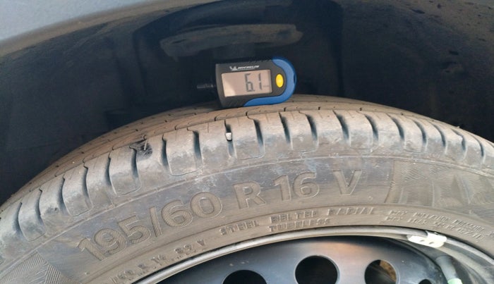 2019 Tata NEXON XZ PETROL, Petrol, Manual, 1,33,737 km, tyre