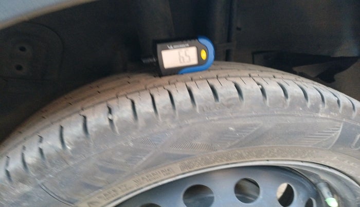 2019 Tata NEXON XZ PETROL, Petrol, Manual, 1,33,737 km, tyre