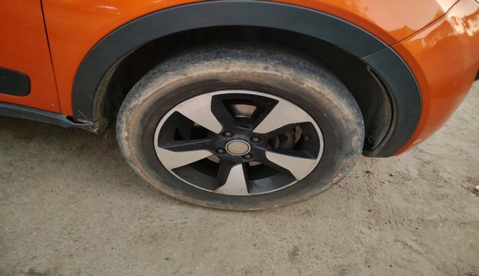 2019 Tata NEXON XZ PLUS DIESEL, Diesel, Manual, 2,33,707 km, tyre