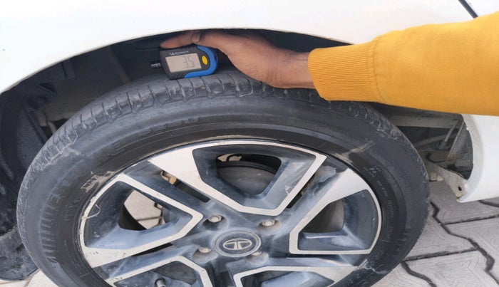 2019 Tata Tiago XZ PLUS PETROL, Petrol, Manual, 30,625 km, tyre