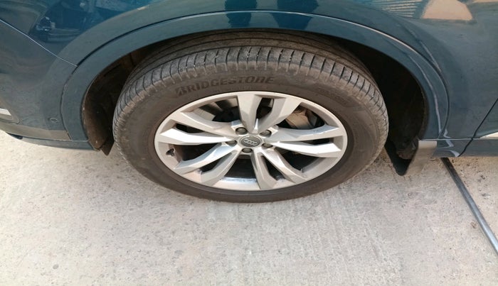 2019 Audi Q7 45 TDI QUATTRO PREMIUM PLUS, Diesel, Automatic, 1,30,349 km, tyre