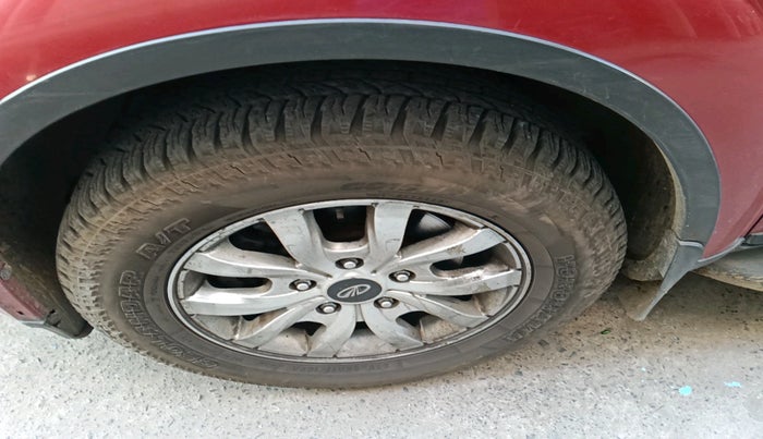 2016 Mahindra XUV500 W10, Diesel, Manual, 1,36,581 km, tyre