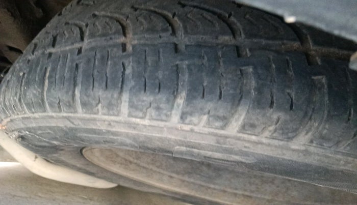 2016 Mahindra XUV500 W10, Diesel, Manual, 1,36,581 km, tyre